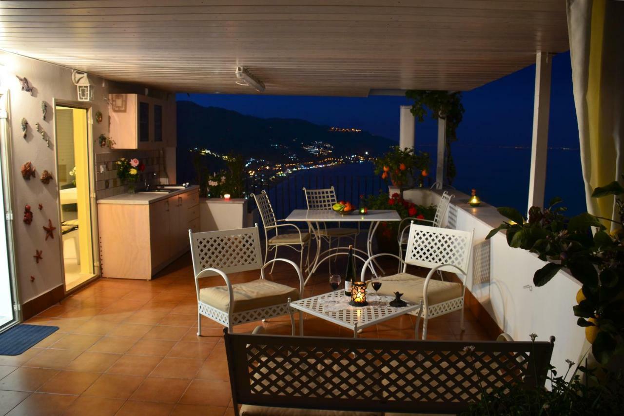 Bed and Breakfast L'Attico Таормина Экстерьер фото