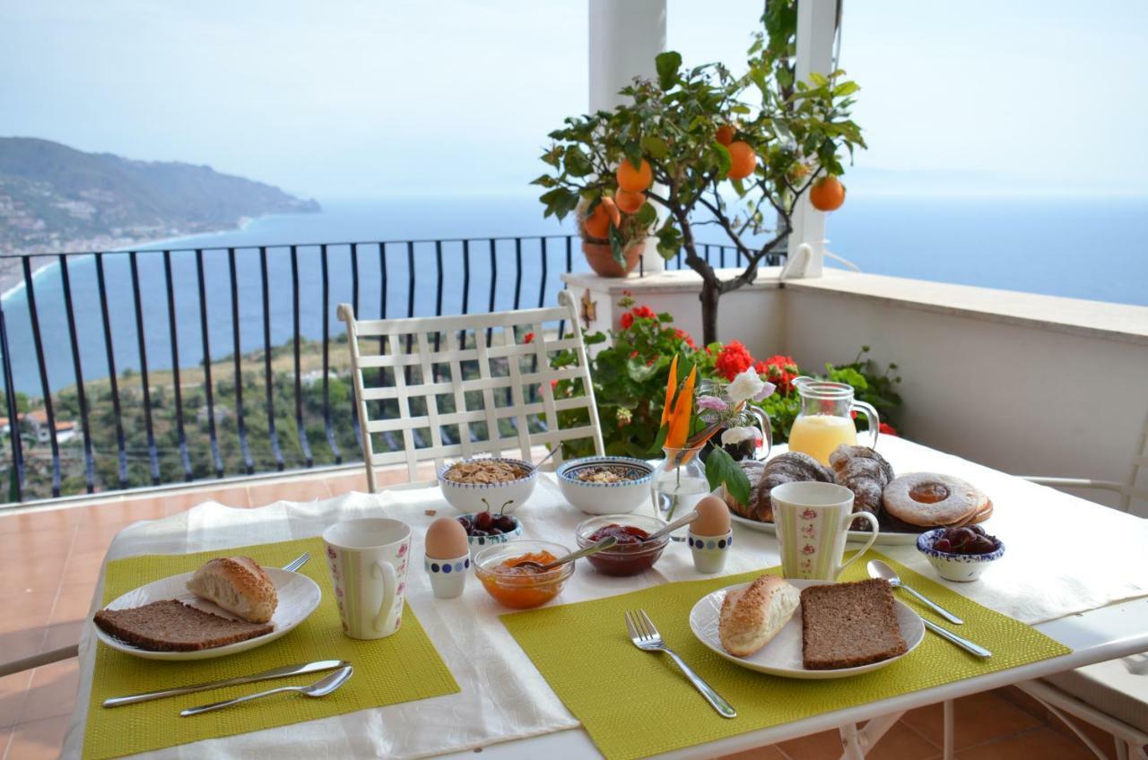 Bed and Breakfast L'Attico Таормина Экстерьер фото